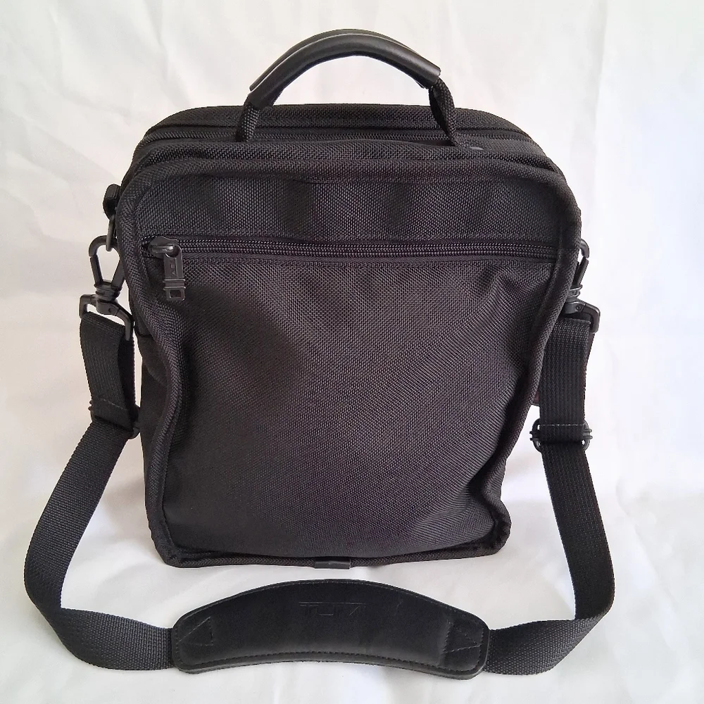 TUMI Men's Small Black Crossbody Bag 213D3